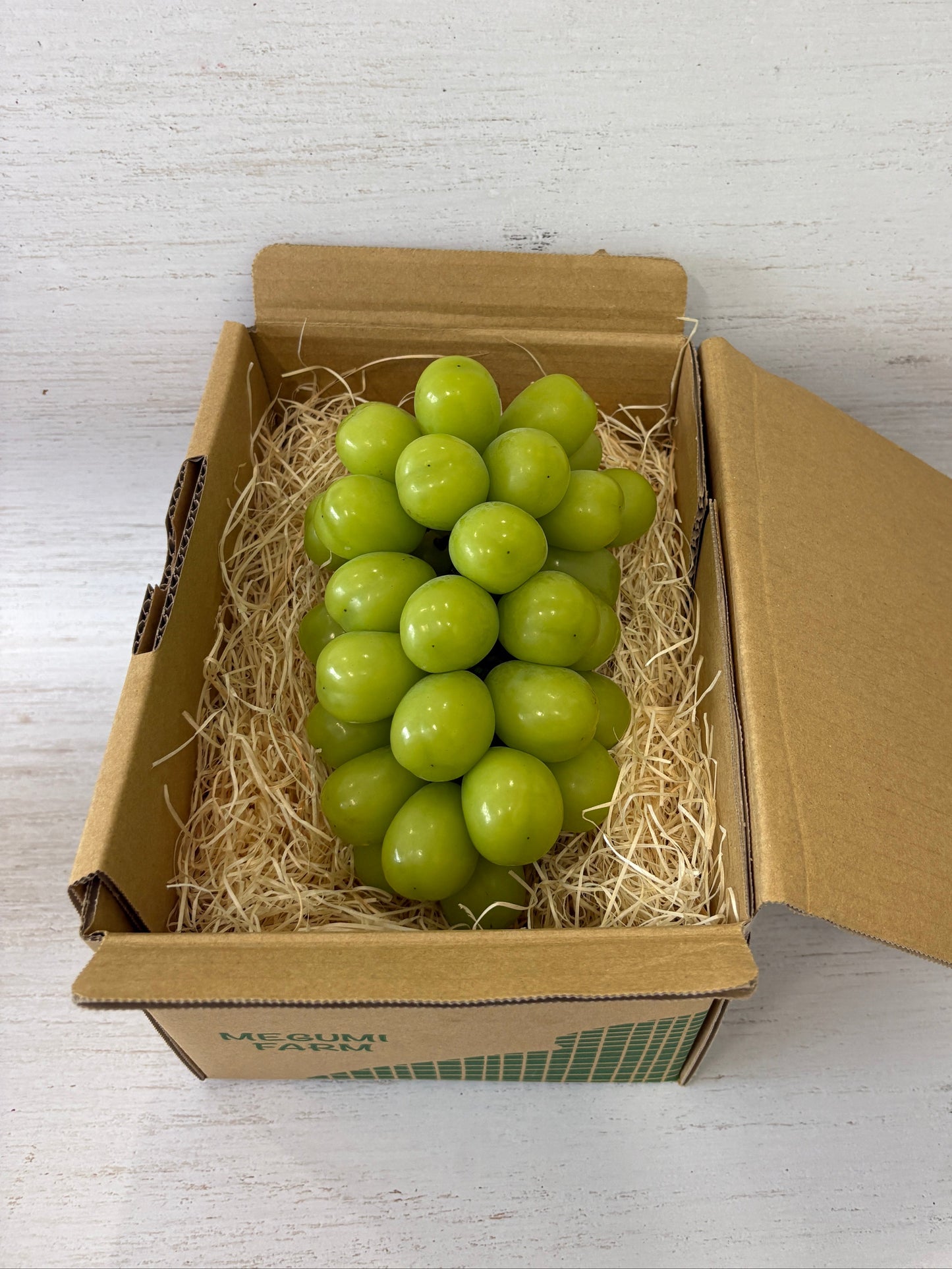 シャインマスカット贈答用　８００ｇ×１房